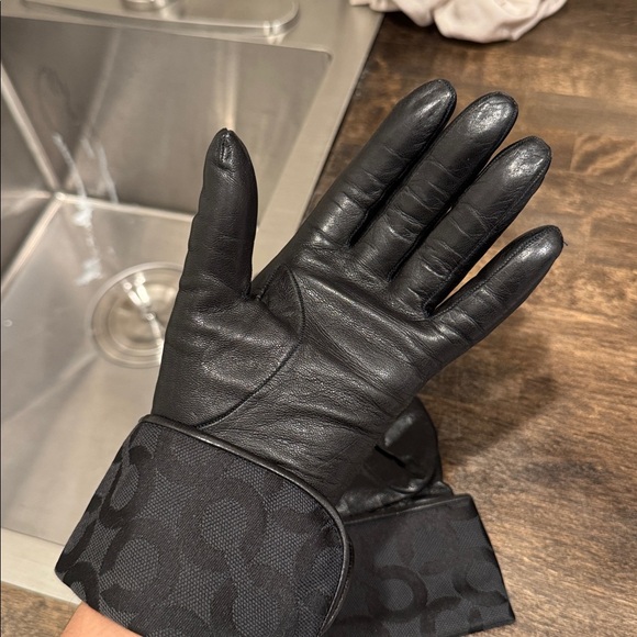 Coach Leather Gloves Woman’s - Picture 6 of 6